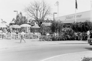 Langtree Mall officially opened in 1986