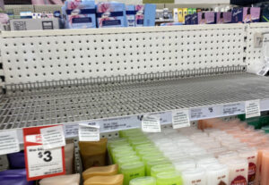 Mildura supermarket shelves hit by coronavirus panic