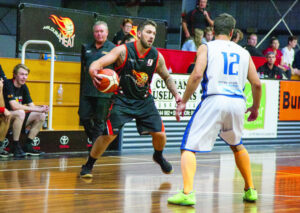 Men surge home strongly