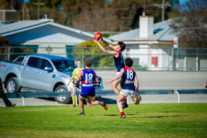 Eagles hang on in one-point thriller