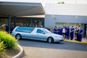 Staff form guard of honour to farewell Mildura surgeon Kevin Chambers