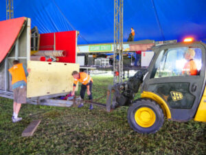 Border confusion reigns as circus prepares to leave town