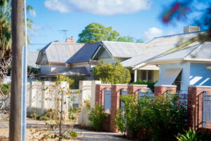 Mildura rents keep climbing, as others stagnate