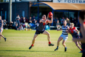 Veteran Dee at head of finals charge