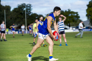 ‘Pez’ steals show with 11-goal bag