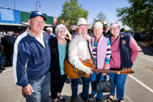 Music festival draws hundreds in Mildura and Wentworth