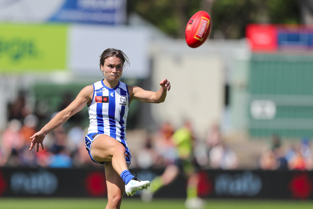 Sweet 16 as North Melbourne thump Pies